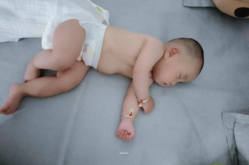 泰兴孕妇肚子一跳一跳